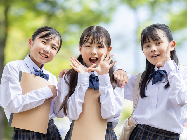 女子高生たちの画像